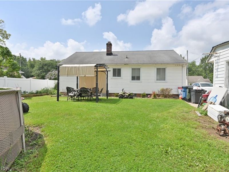 5905 Stearns Road , North Olmsted, OH 44070 Photo 4