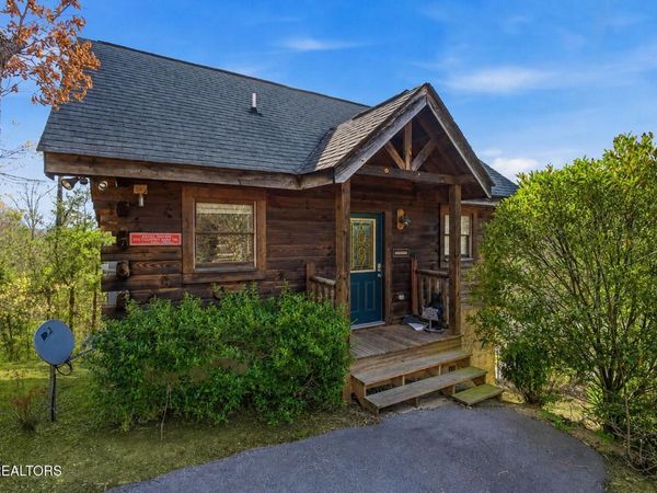570 Country Oaks Drive, Pigeon Forge, TN 37863