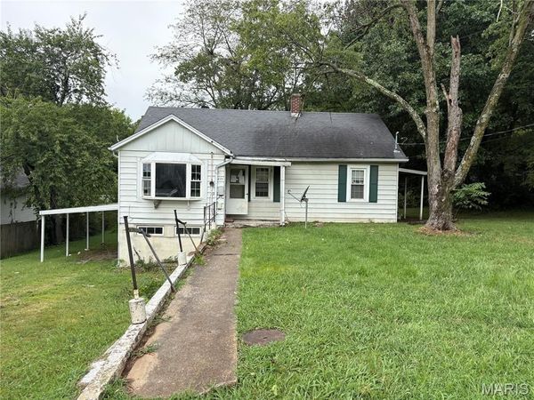 419 N Shawnee Boulevard , Jackson, MO 63755