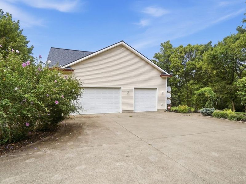 1751 Magnolia Court, Turtle Creek Township, OH 45036 Photo 6