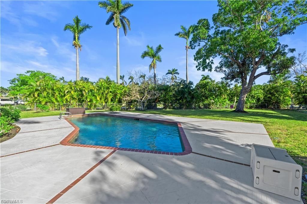 3235 Avocado Dr , Fort Myers, FL 33901 Photo