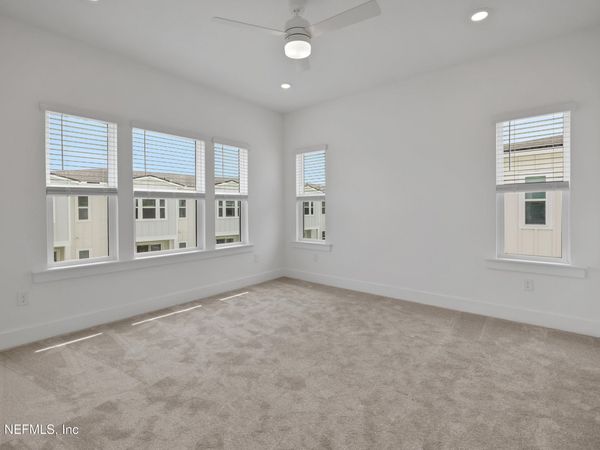 1043 N 1ST Avenue, Jacksonville Beach, FL 32250