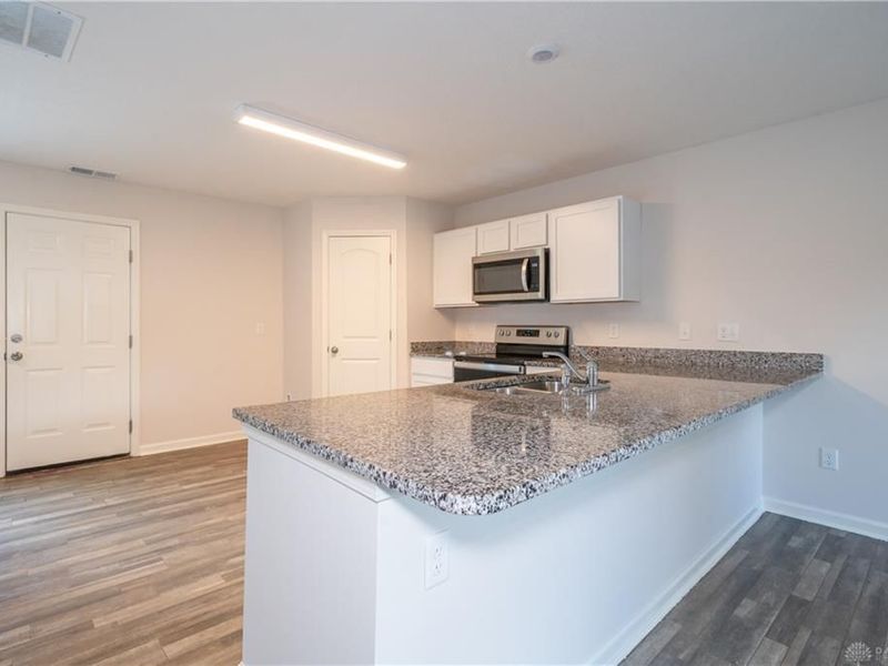5623 Moss Creek Boulevard, Clayton, OH 45315 Photo 6