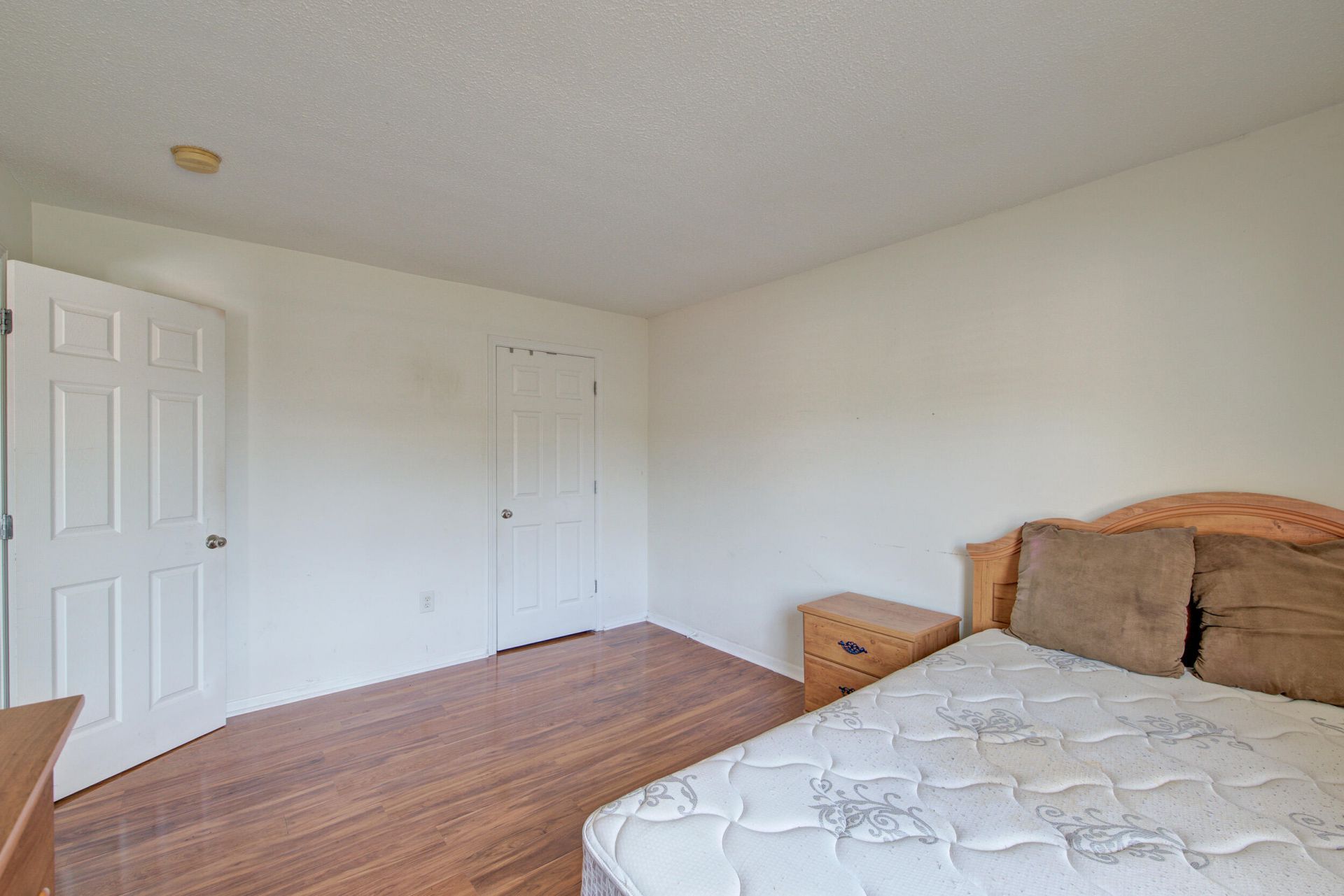 415 Parkdale Drive Photo 14