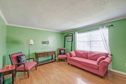 415 Parkdale Drive photo 4