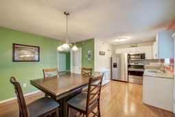 415 Parkdale Drive photo 4