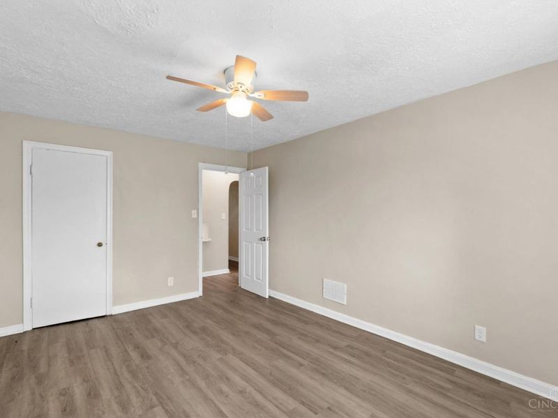 1639 Anita Place, Cincinnati, OH 45237 Photo 11