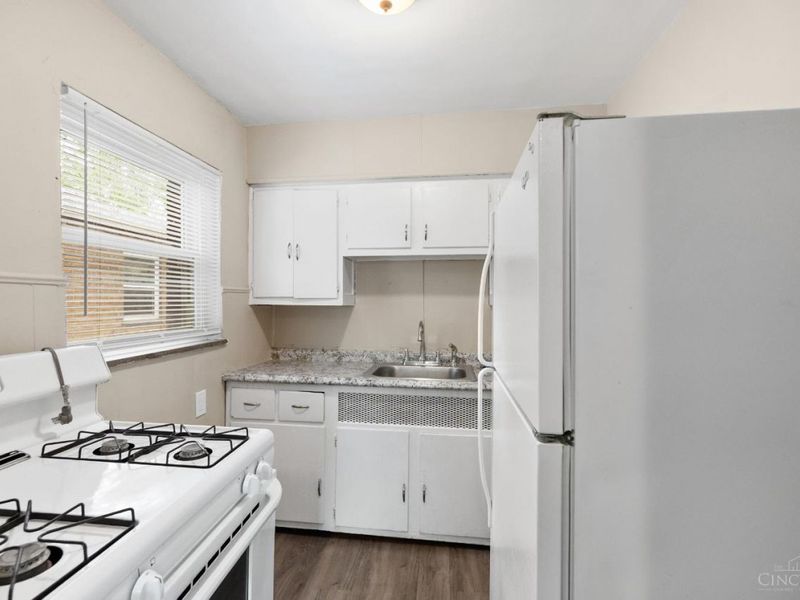 1639 Anita Place, Cincinnati, OH 45237 Photo 6