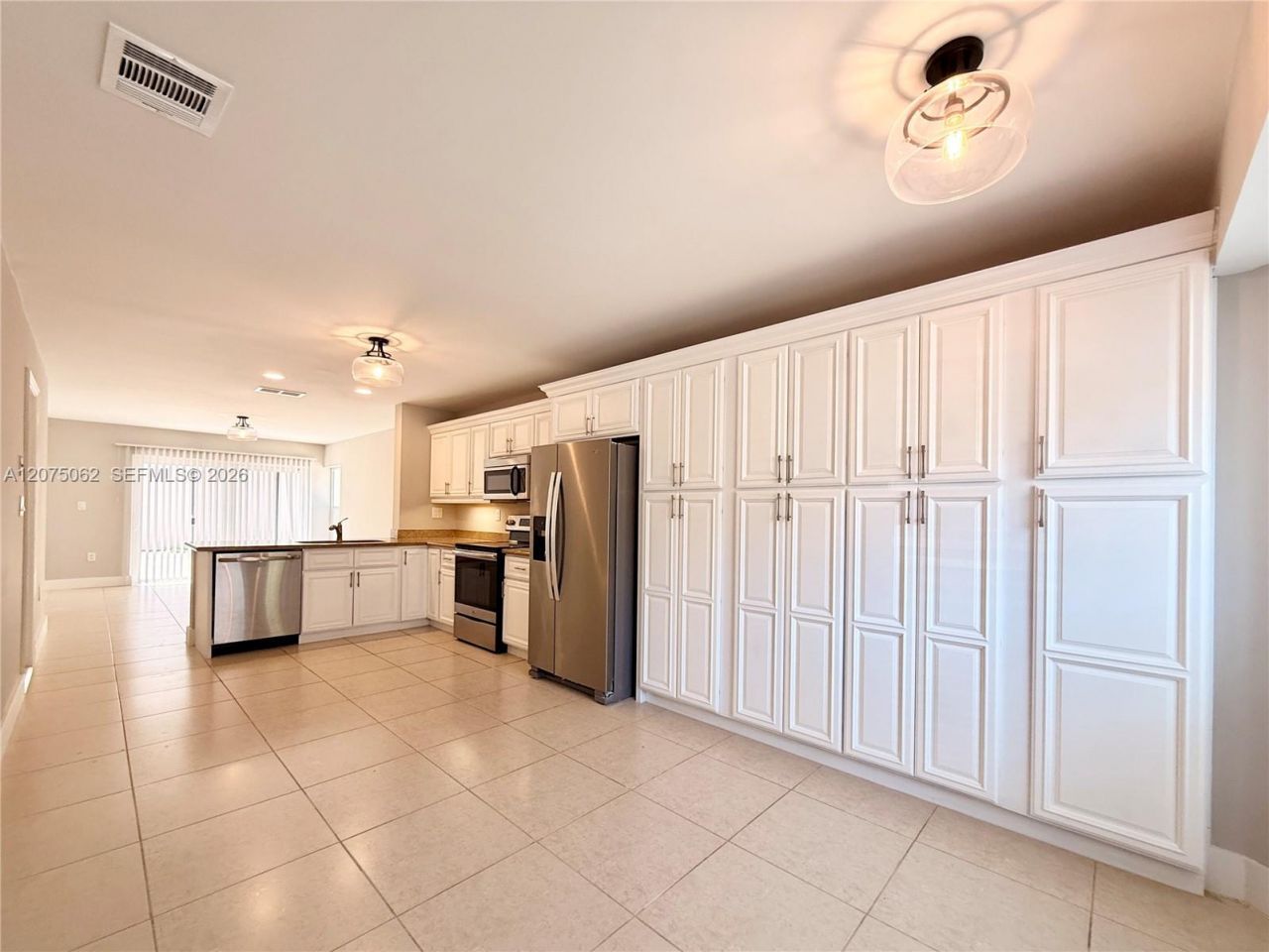 1140 Oysterwood St , Hollywood, FL 33019 Photo