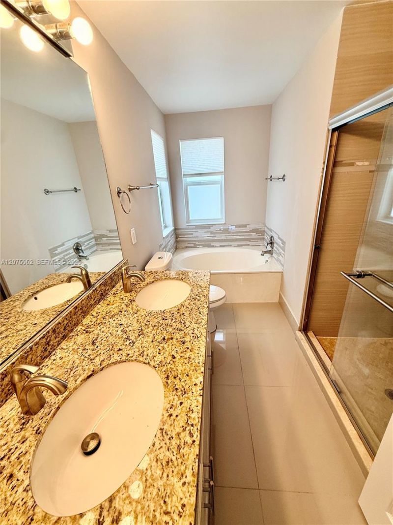 1140 Oysterwood St , Hollywood, FL 33019 Photo