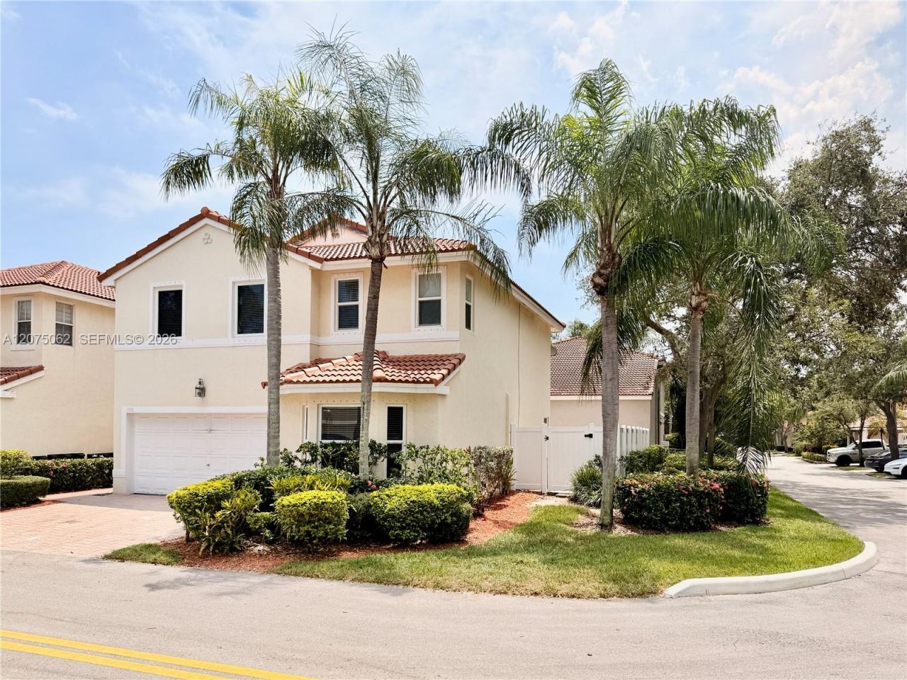 1140 Oysterwood St , Hollywood, FL 33019 Photo