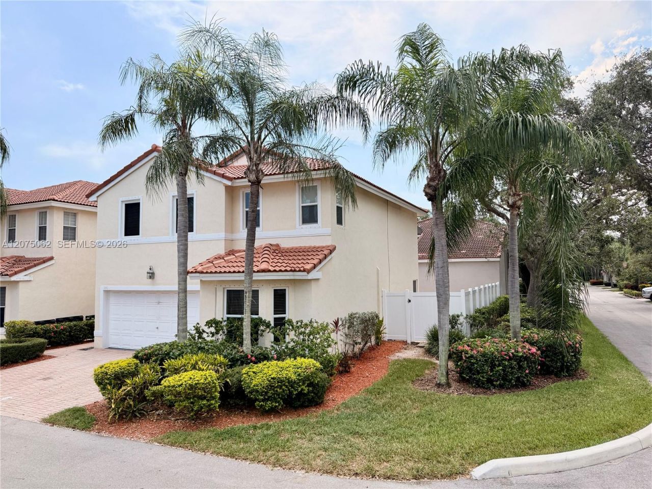 1140 Oysterwood St , Hollywood, FL 33019 Photo