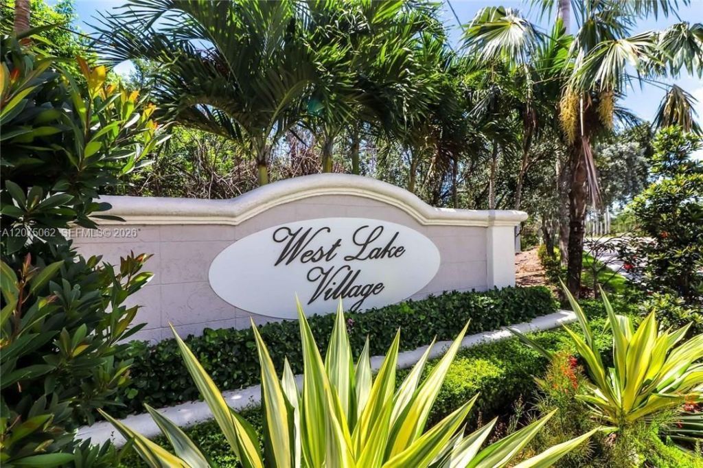 1140 Oysterwood St , Hollywood, FL 33019 Photo