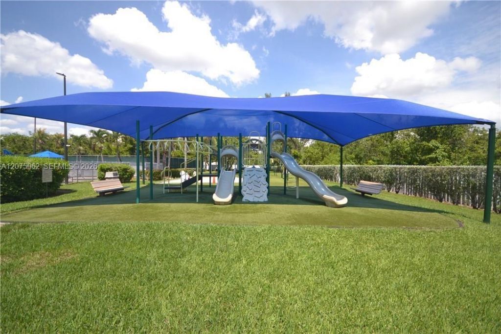 1140 Oysterwood St , Hollywood, FL 33019 Photo