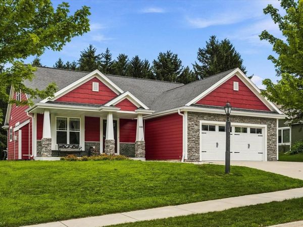 2748 Gateway AVENUE, Hartford, WI 53027