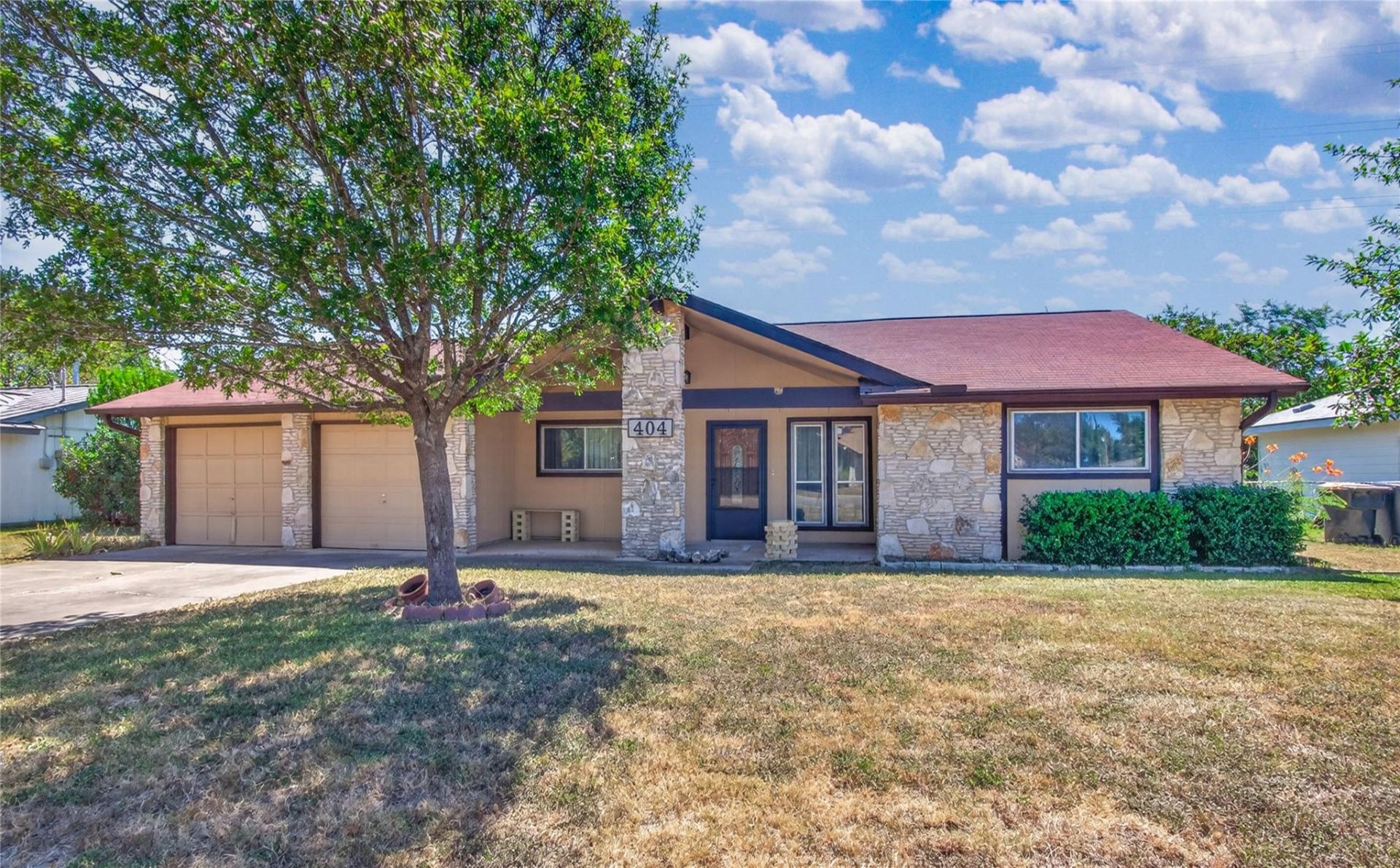 404 E Central Dr, Georgetown, TX 78628 Main Photo