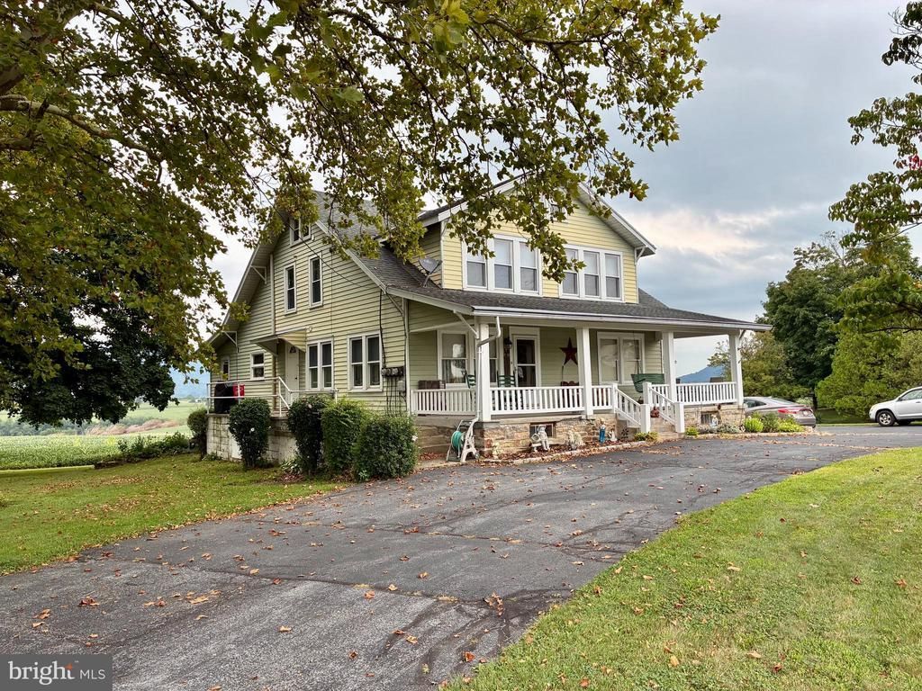 1917 OLD ROUTE 22 , LENHARTSVILLE, PA 19534