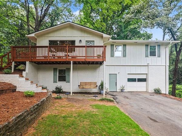 55 Dixon Street , Newnan, GA 30263