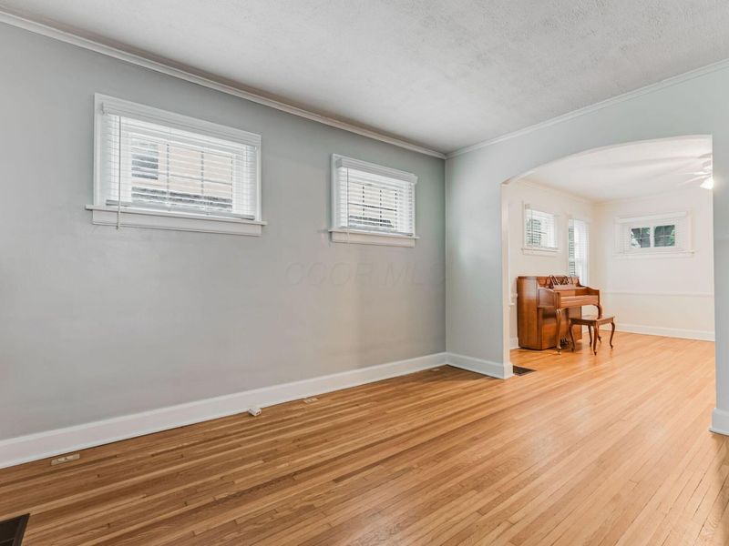 896 S Cassingham Road , Bexley, OH 43209 Photo 15
