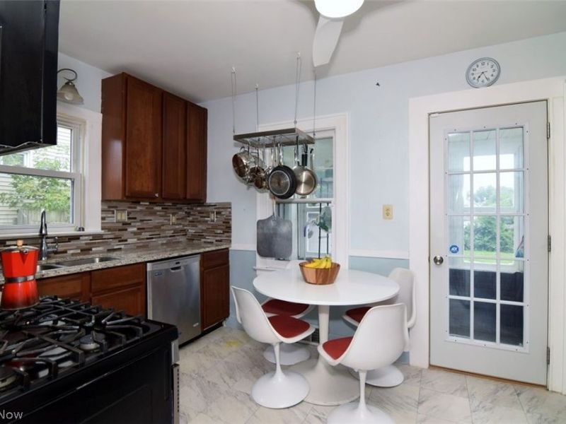 1922 Spring Road , Cleveland, OH 44109 Photo 12