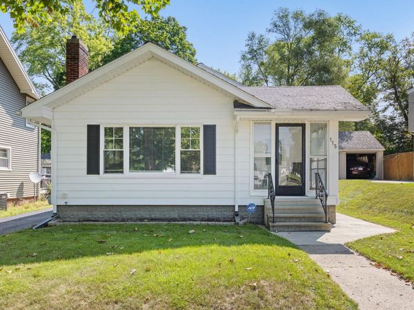 115 S Thompson Street, Jackson, MI 49203