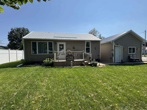 602 Maple Street, Allison, IA 50602