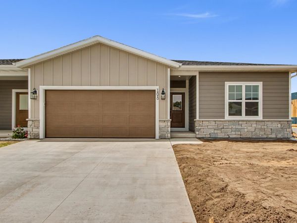 104 Hill Row, Portage, WI 53901