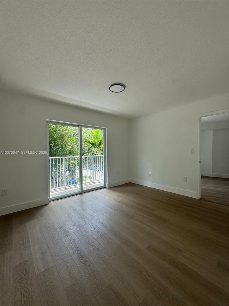 2415 NW 16th St Rd , Unit 301-1, Miami, FL 33125 Photo