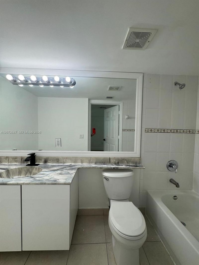 2415 NW 16th St Rd , Unit 301-1, Miami, FL 33125 Photo