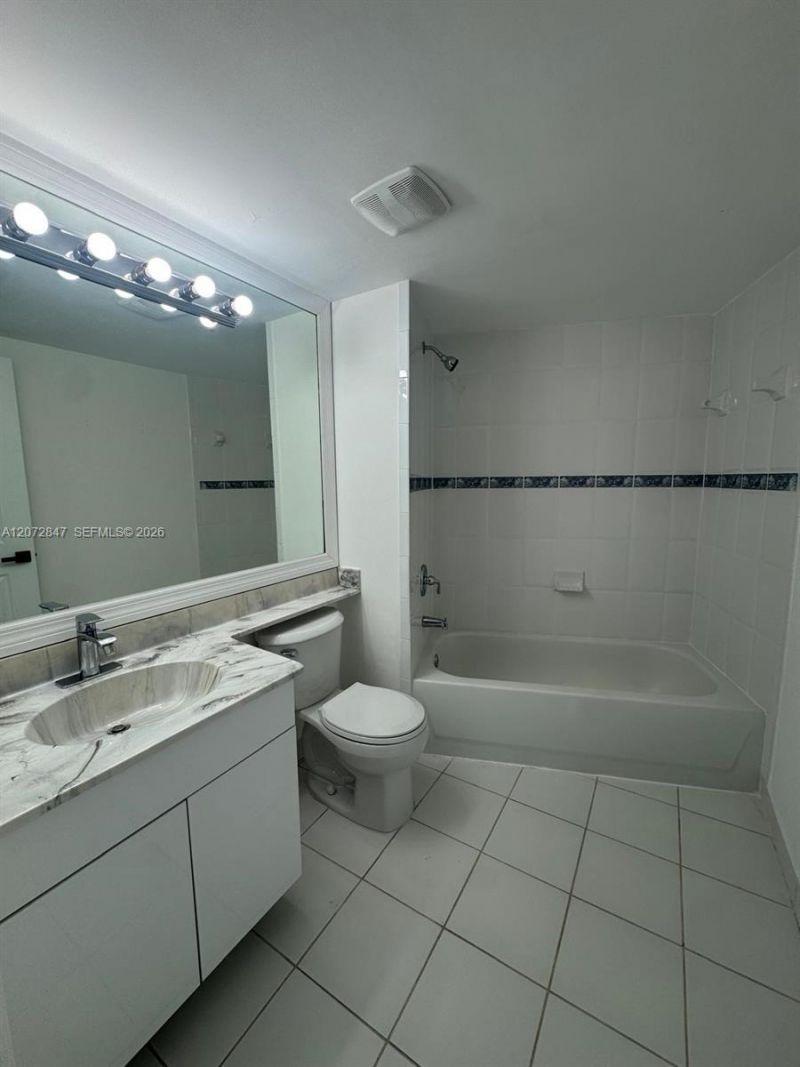 2415 NW 16th St Rd , Unit 301-1, Miami, FL 33125 Photo