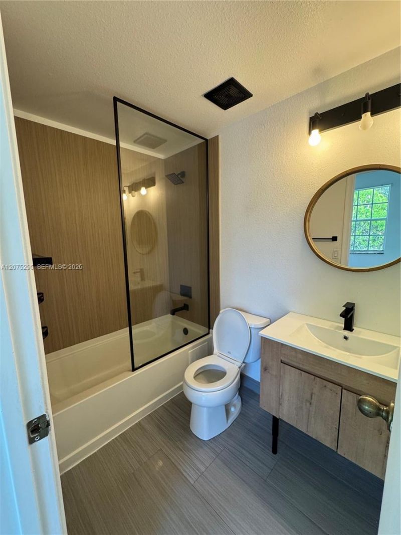 8207 San Carlos Cir, Unit 8207, Tamarac, FL 33321 Photo