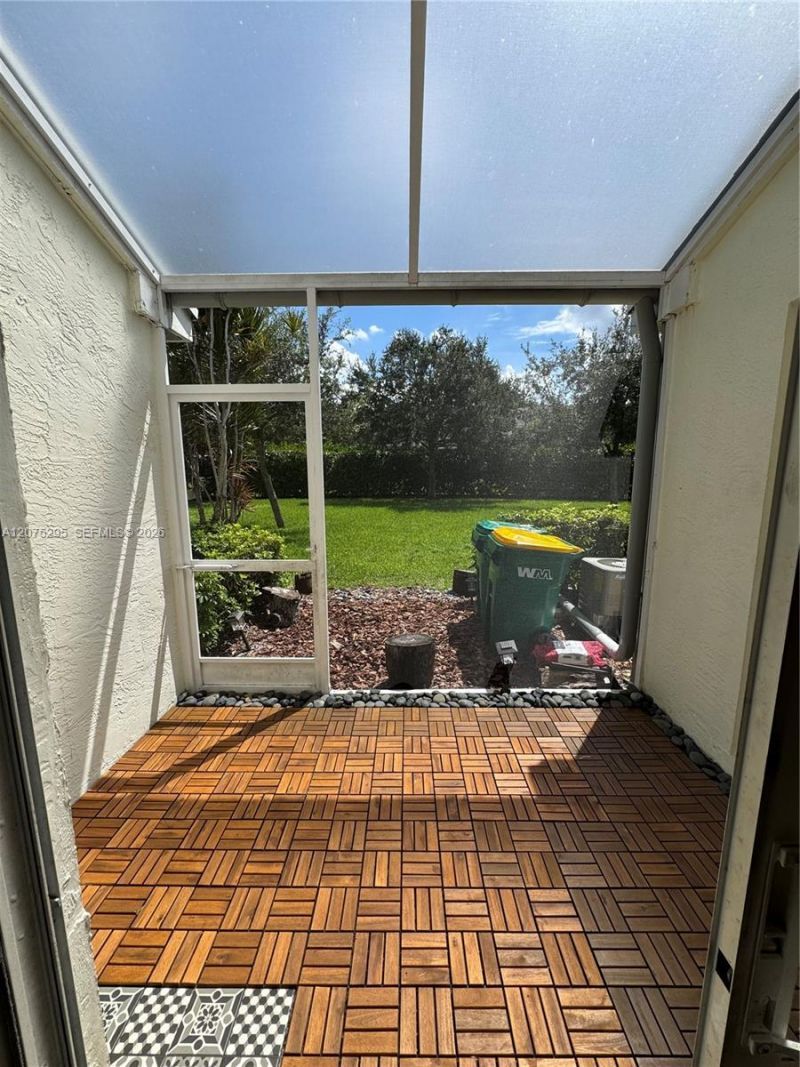 8207 San Carlos Cir, Unit 8207, Tamarac, FL 33321 Photo
