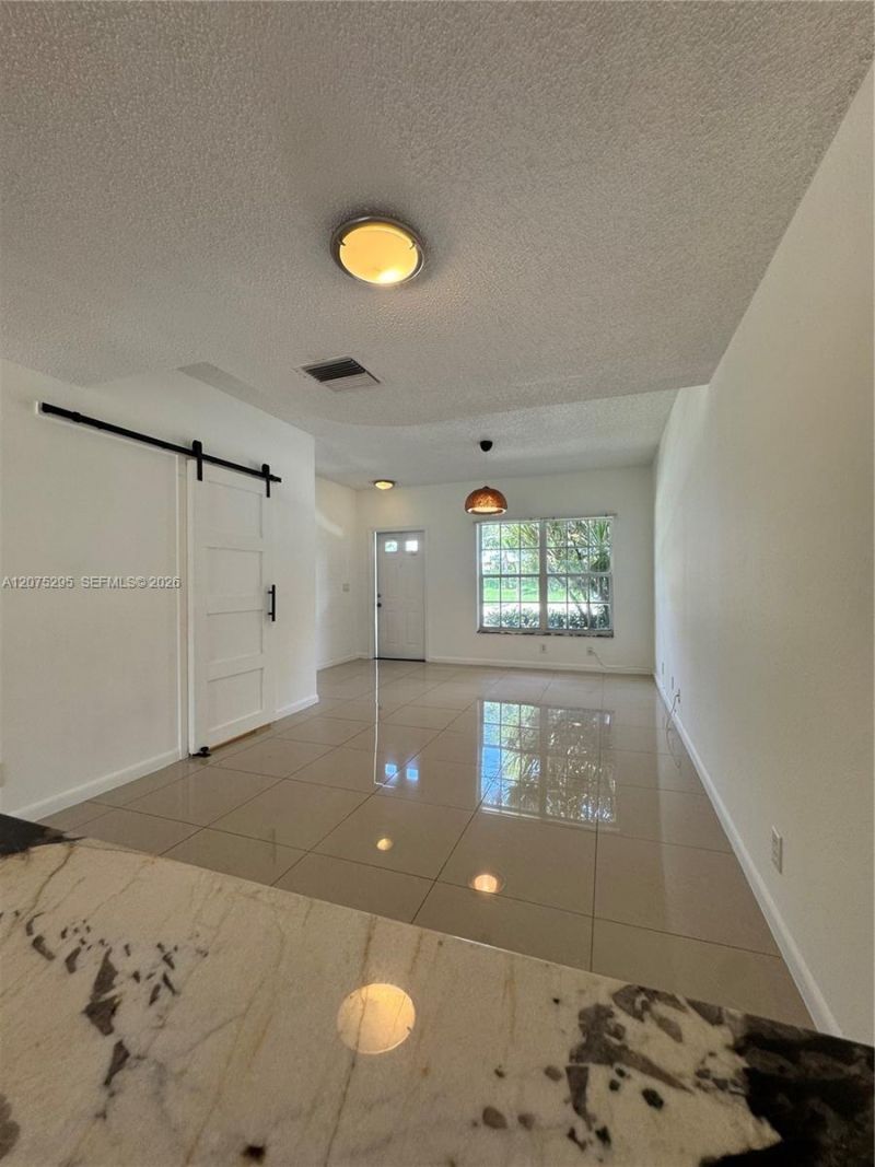 8207 San Carlos Cir, Unit 8207, Tamarac, FL 33321 Photo