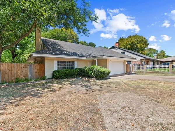 215 Johnson Drive, Duncanville, TX 75116