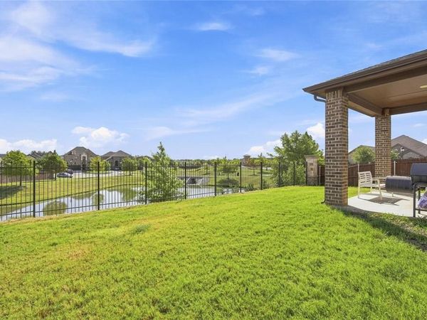 8121 Loretta Day Drive, Arlington, TX 76002