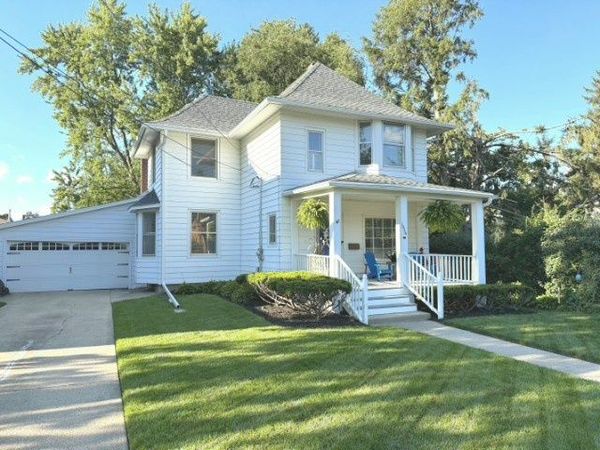 1026 W Douglas Street , Freeport, IL 61032