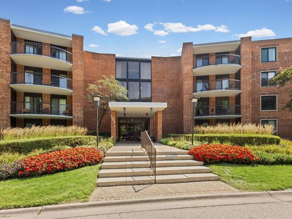1605 E Central Road , Unit 211B, Arlington Heights, IL 60005