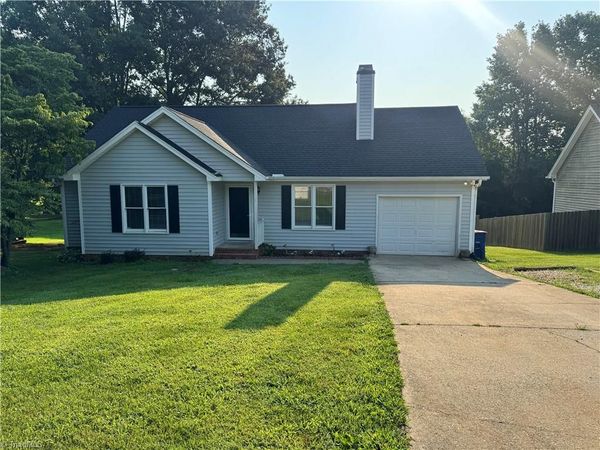 155 Lorraine Drive , Winston-Salem, NC 27107