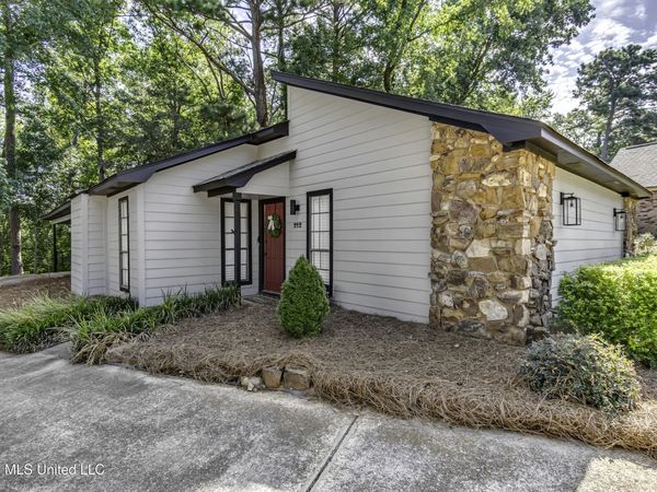 212 Dublin Court, Brandon, MS 39047