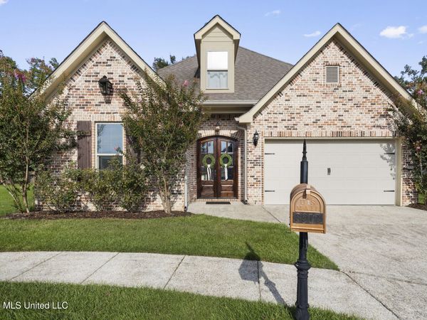 3912 Acadian Village Drive, Ocean Springs, MS 39564