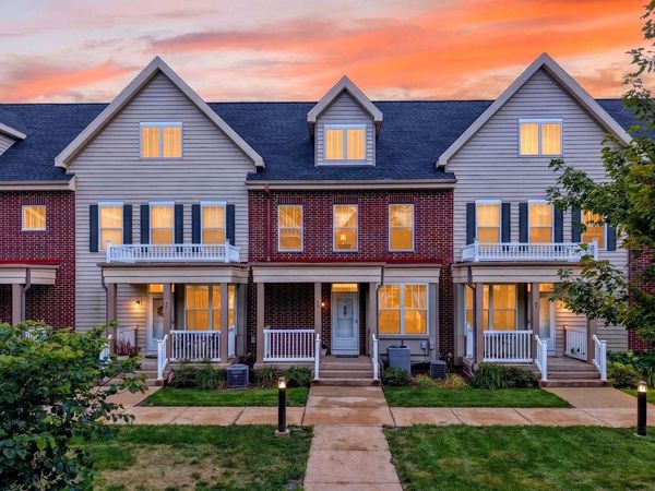 59 S Gardens Way, Fitchburg, WI 53711
