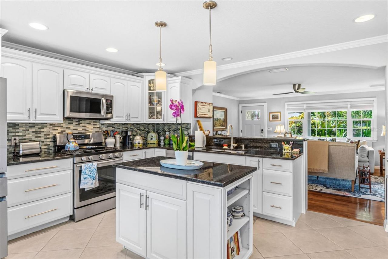 1907 Magnolia Street, Sarasota, FL 34239 Photo