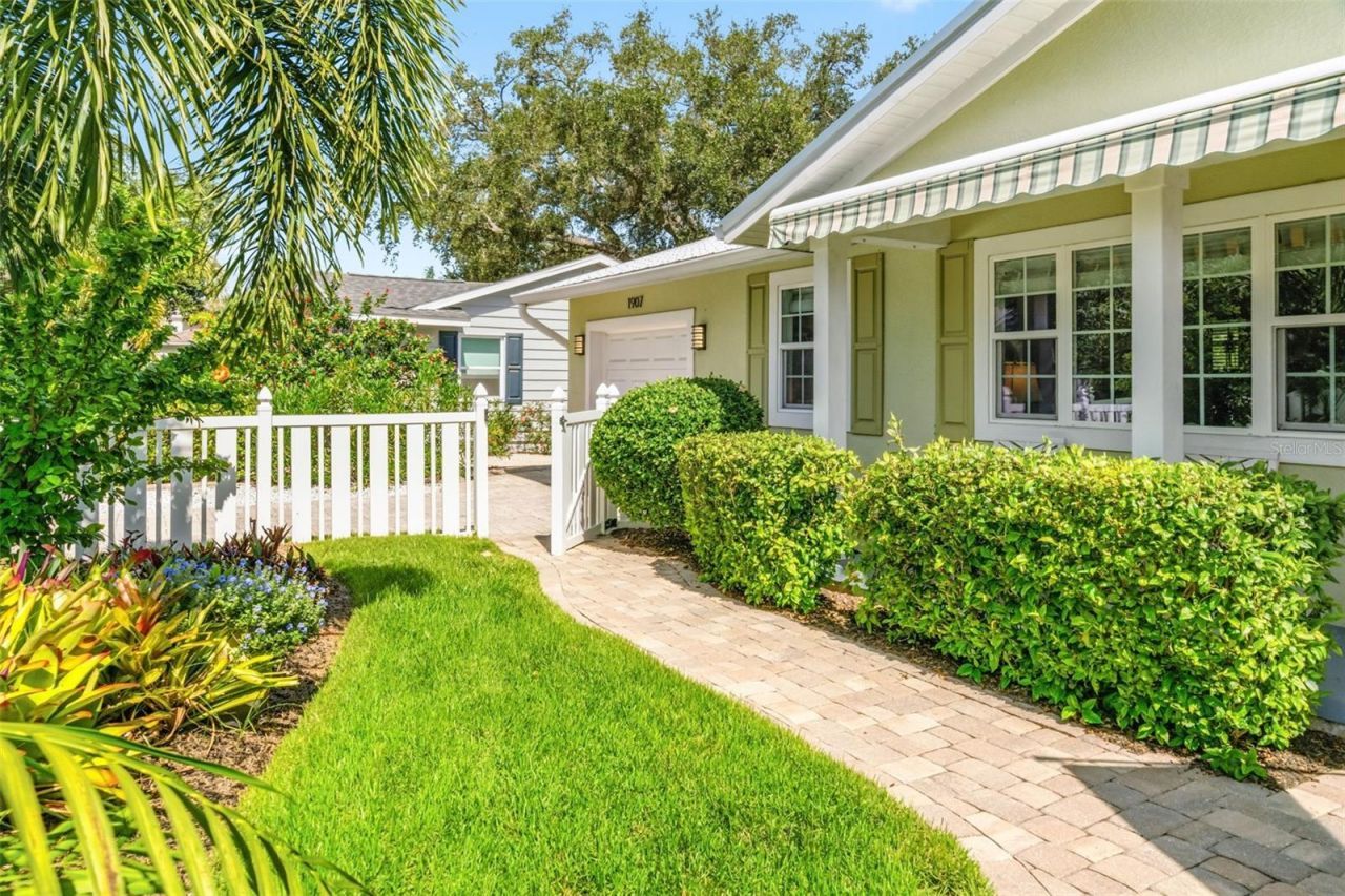 1907 Magnolia Street, Sarasota, FL 34239 Photo