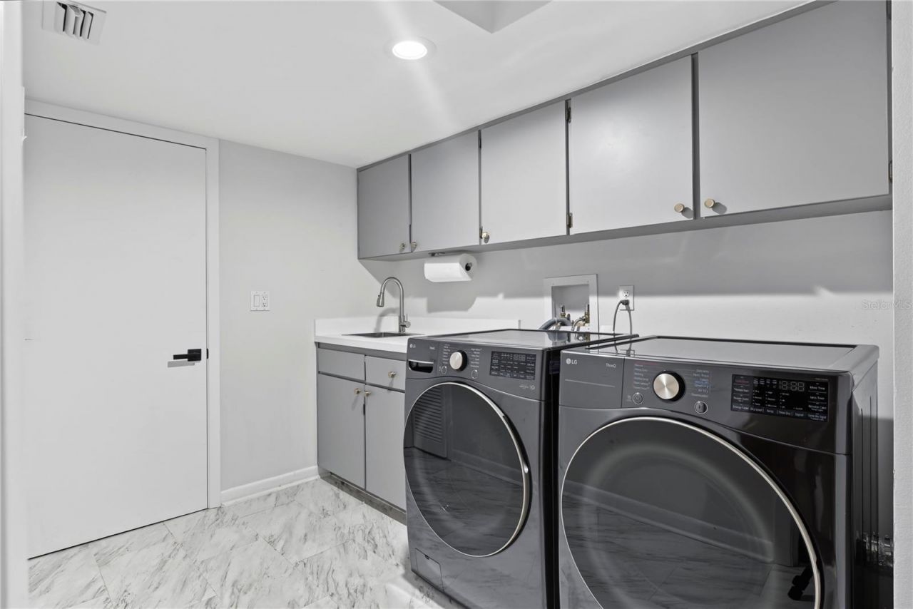 4572 N Lake Orlando Parkway , Unit 6, Orlando, FL 32808 Photo