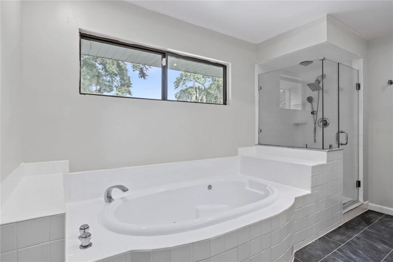 4572 N Lake Orlando Parkway , Unit 6, Orlando, FL 32808 Photo