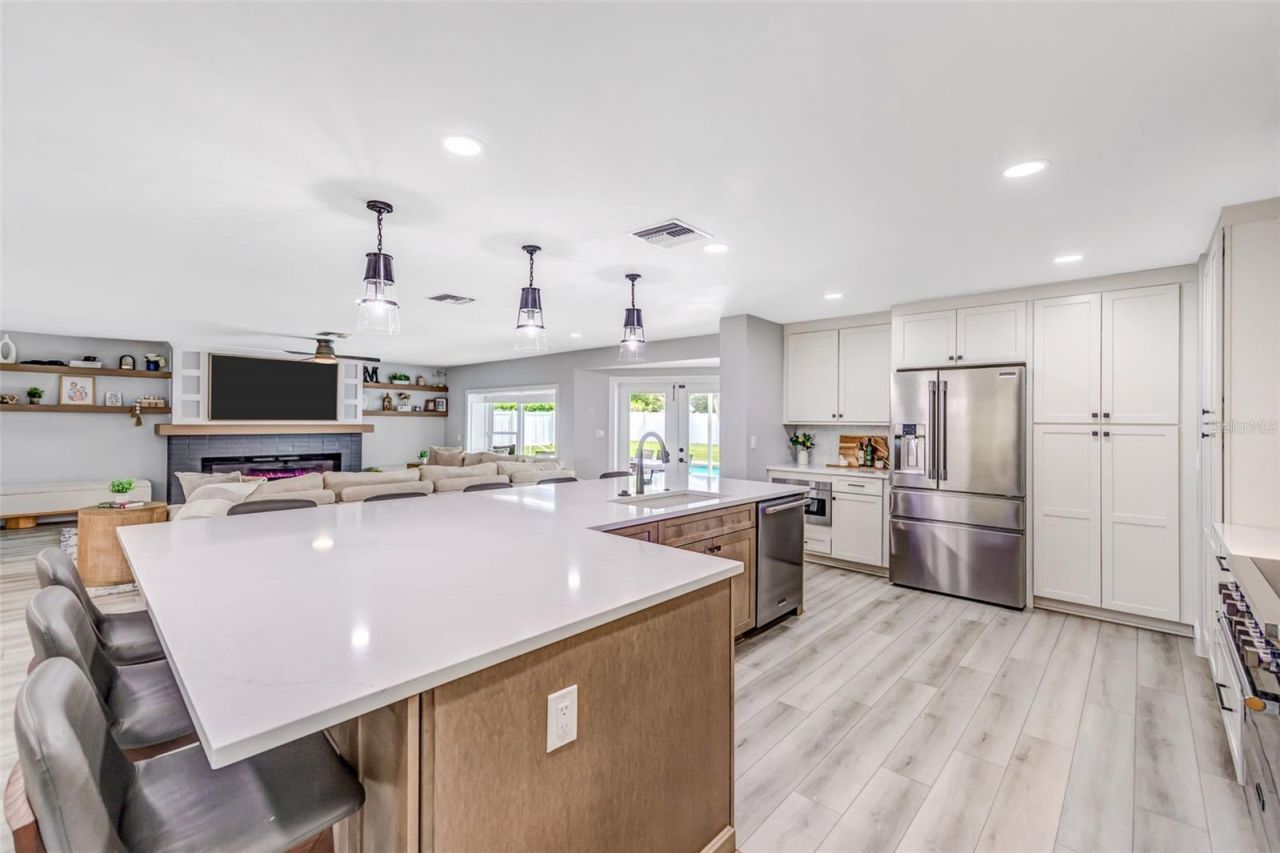 2339 Kings Point Drive, Largo, FL 33774 Photo