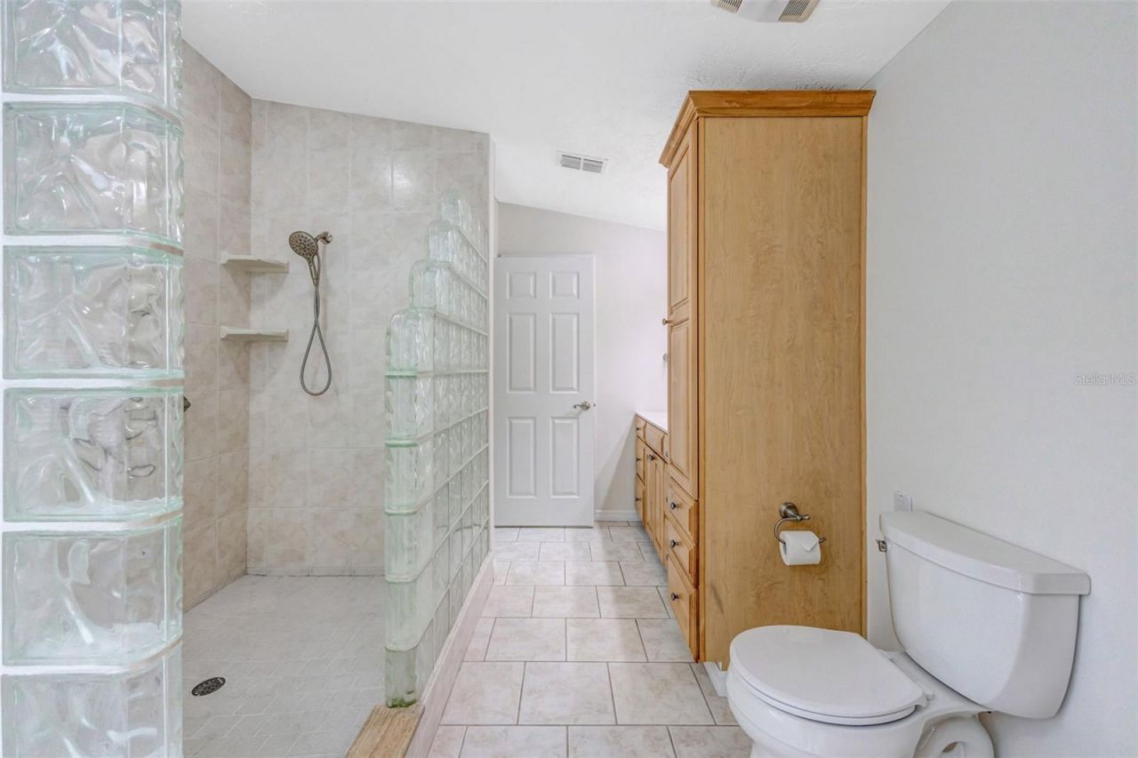 2339 Kings Point Drive, Largo, FL 33774 Photo
