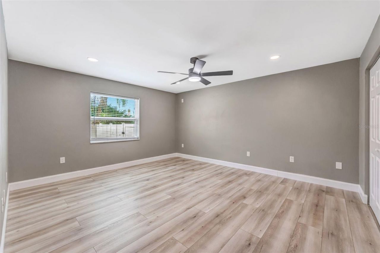 2339 Kings Point Drive, Largo, FL 33774 Photo