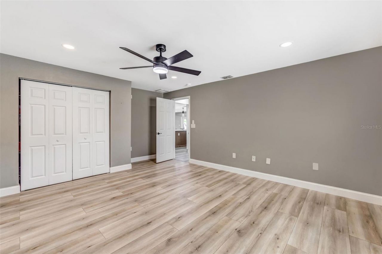 2339 Kings Point Drive, Largo, FL 33774 Photo