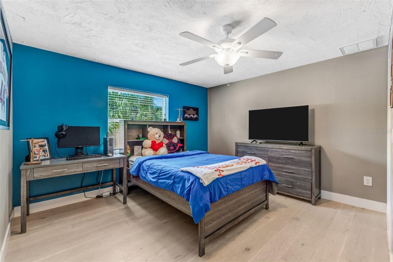 2339 Kings Point Drive, Largo, FL 33774 Photo